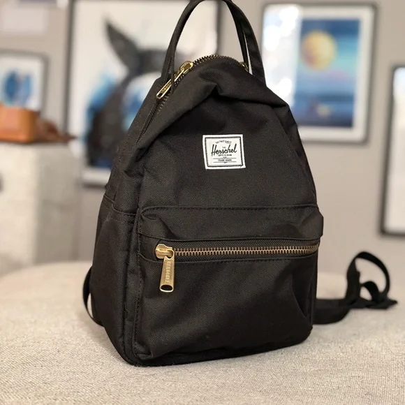 Herschel Supply Nova Mini Backpack - Black - GREAT CONDITION! 🎒 - Picture 4 of 11